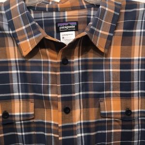 Patagonia Button Down Flannel XXL Blue and Gold
